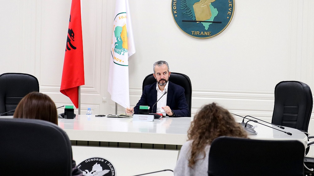 KQZ gati aplikacionin, qytetaret raportojne manipulimet ne qendrat e votimit